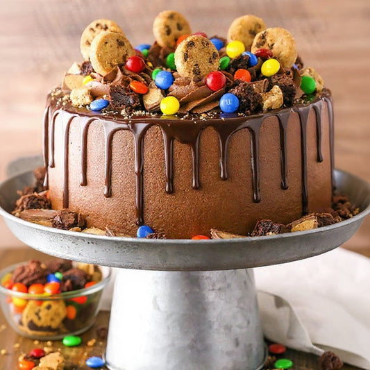 Cake with smarties & cookies 1Kg